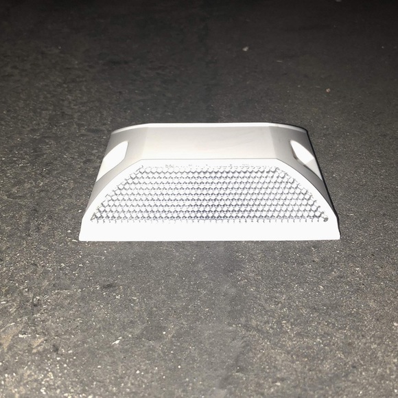 Road Reflectors Pack of 10 4 x 4 inch Street Pavement & Asphalt Stud Markers New - Picture 6 of 6